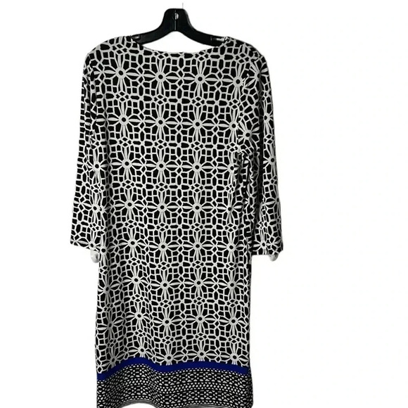 Tacera dress ,Med ,midi , shift,
geometric ,trim , - Picture 2 of 13